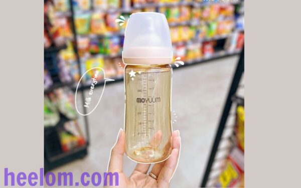 Bình sữa Moyuum 270ml được làm từ chất liệu nhựa PP cao cấp, an toàn cho sức khỏe của bé