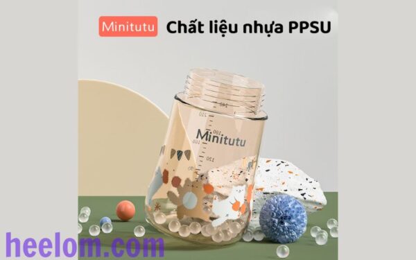 Bình sữa Minitutu có thể dễ dàng làm sạch nhờ thiết kế cổ rộng và các bộ phận có thể tháo rời